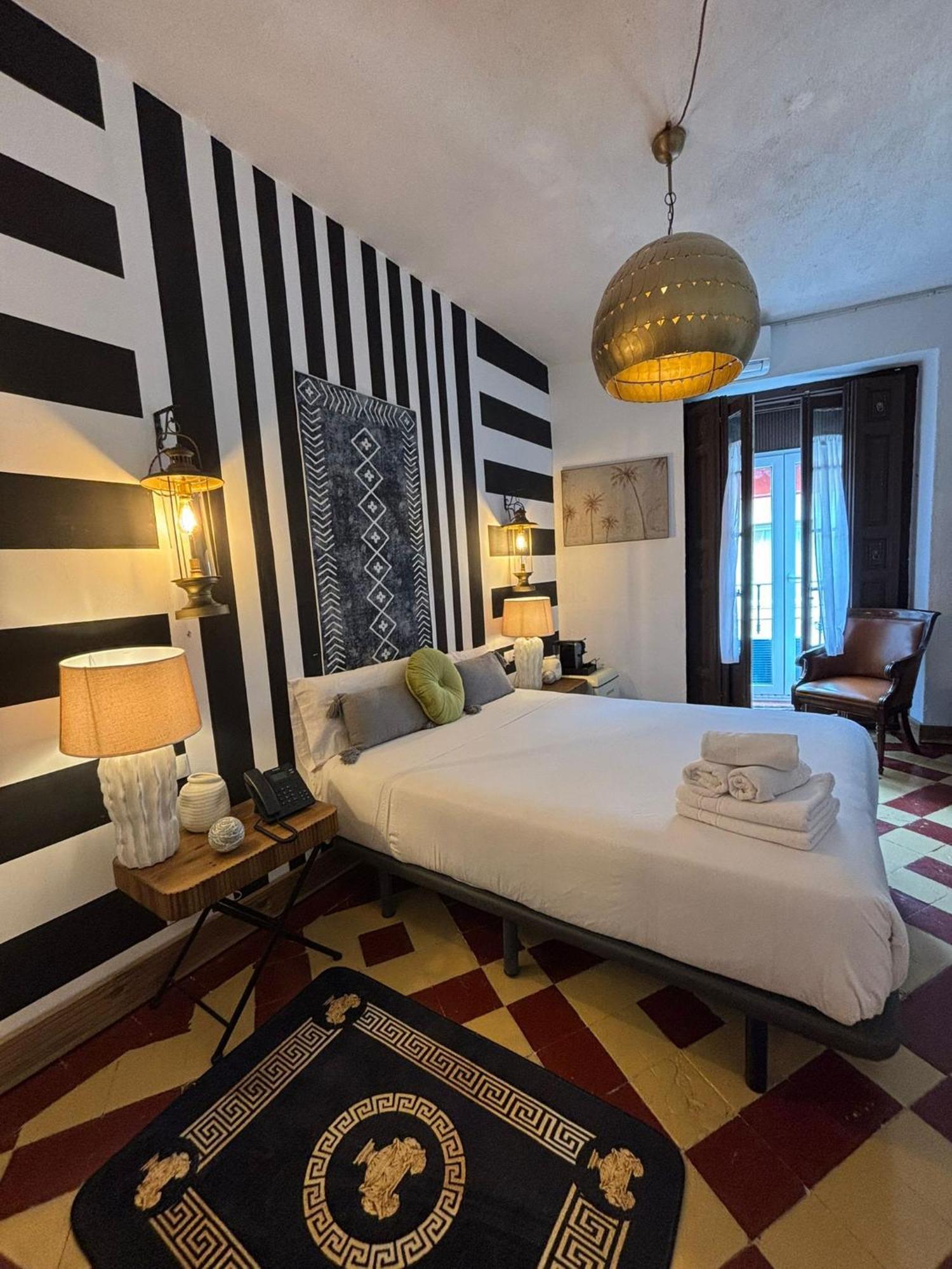 Hotel Life Gran Via Madrid Bagian luar foto